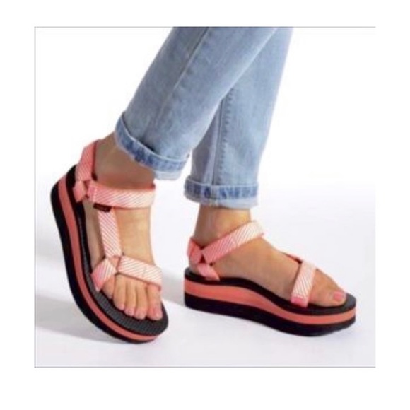 Teva Shoes - Teva Women’s Flatform Universal Ankle Strap Summer Sandals Women’s Size 11
